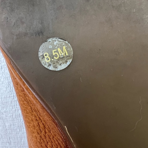 Tory Burch Natalya Pebbled Leather Saddle Brown Pumps Wedges Size 8.5 - Picture 5 of 8